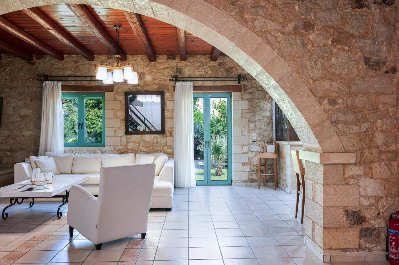 Villa Pinelopi Aszpruliáni Kültér fotó