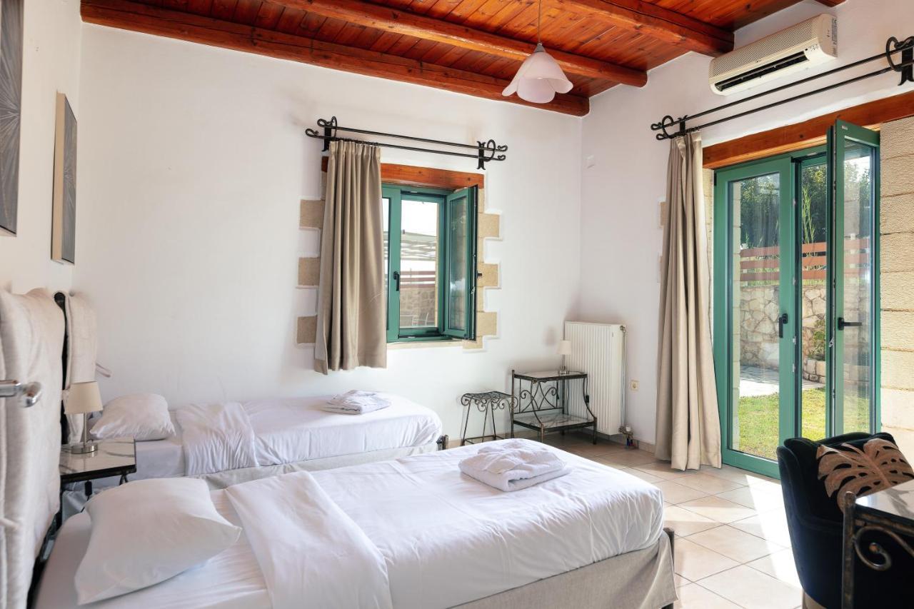 Villa Pinelopi Aszpruliáni Kültér fotó