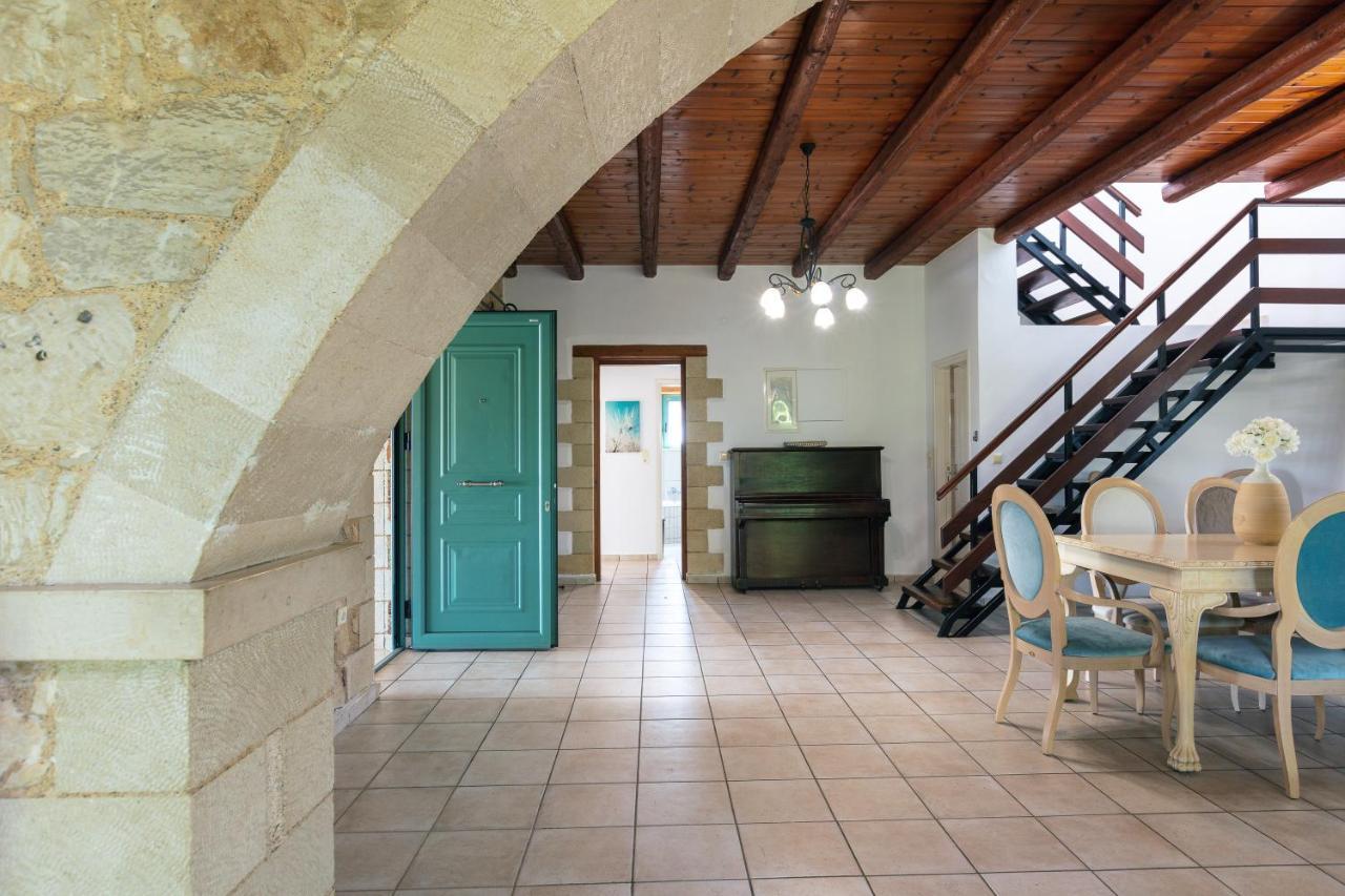 Villa Pinelopi Aszpruliáni Kültér fotó