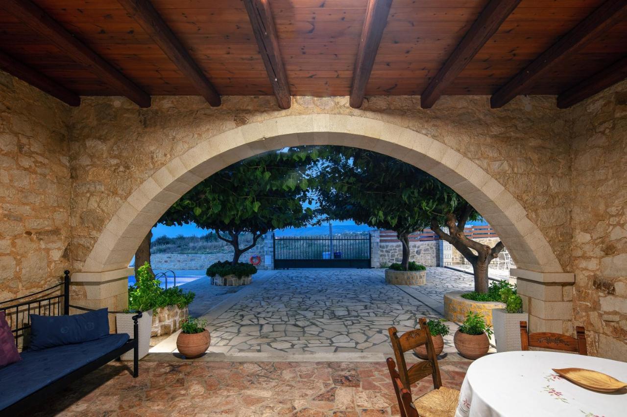 Villa Pinelopi Aszpruliáni Kültér fotó