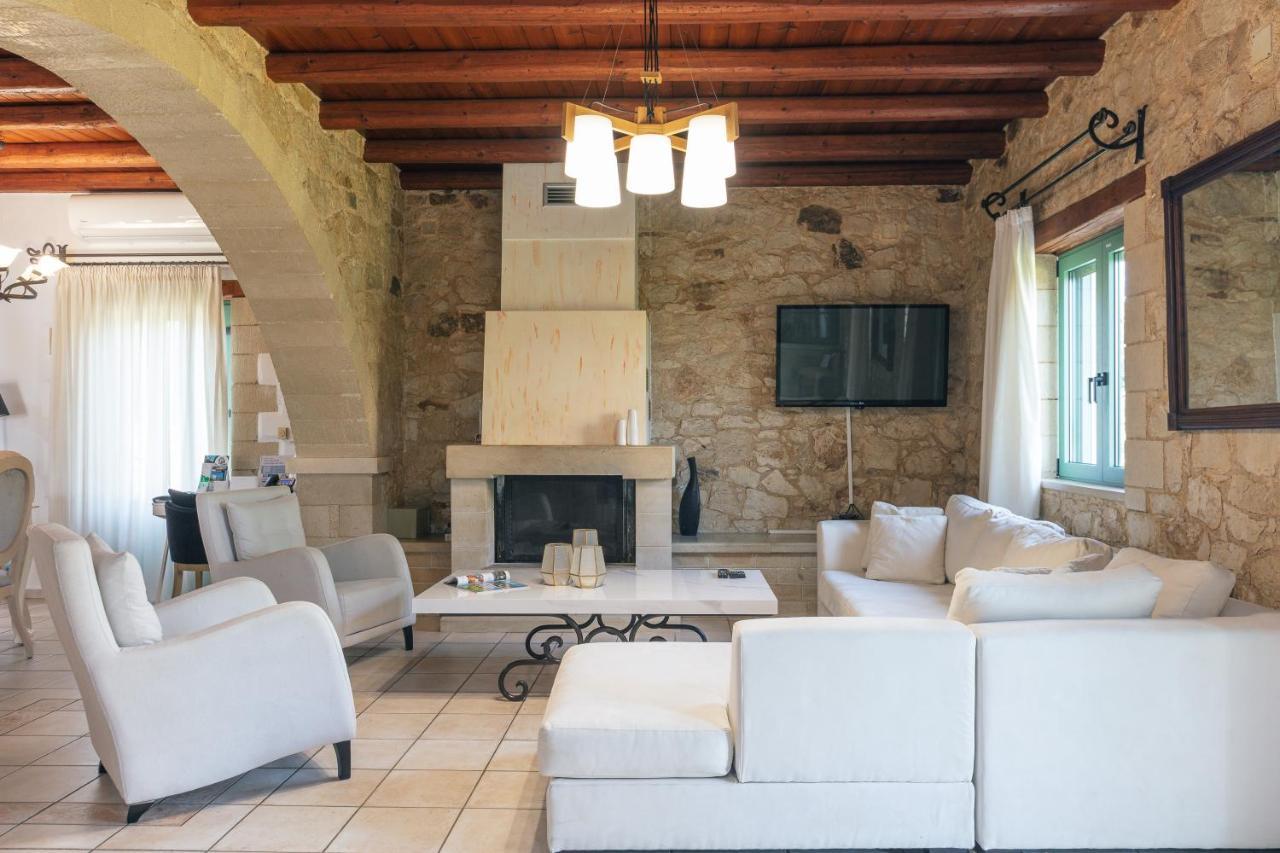 Villa Pinelopi Aszpruliáni Kültér fotó
